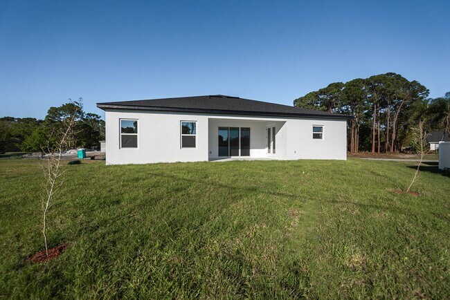 Building Photo - Peaceful and Private setting new construct...