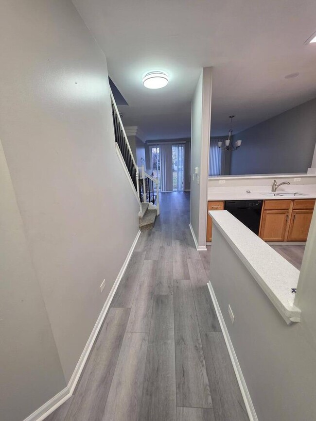 Building Photo - 3076 Kentshire Cir