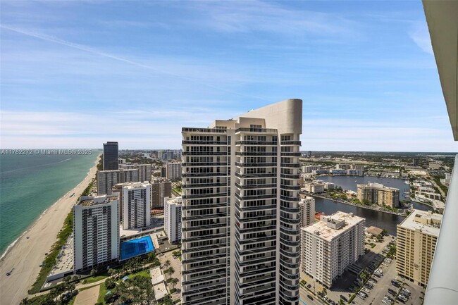 Building Photo - 1830 S Ocean Dr