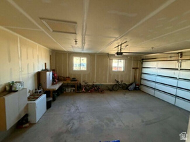Building Photo - 2095 W 4100 N
