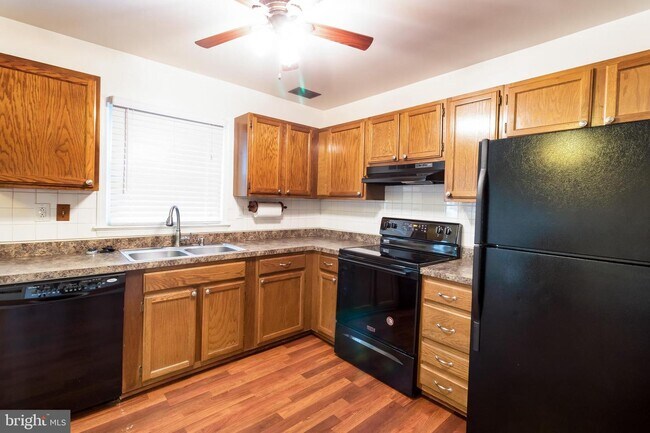 Building Photo - 3935 Wintergreen Pl