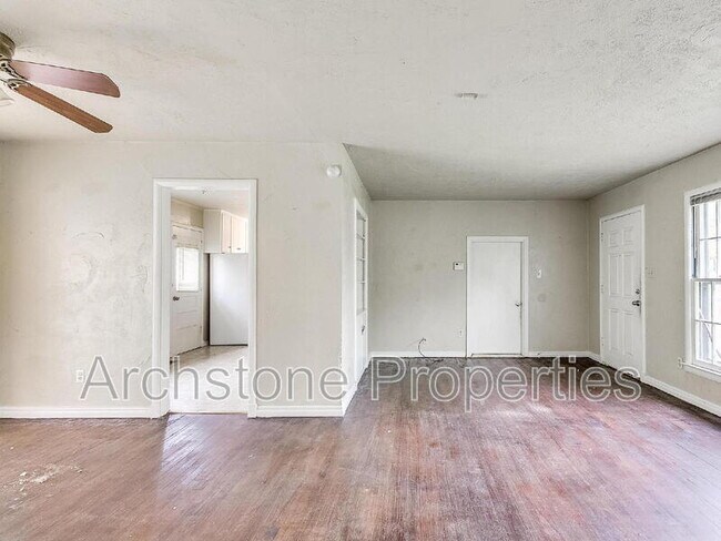Building Photo - 1614 SW 41st St