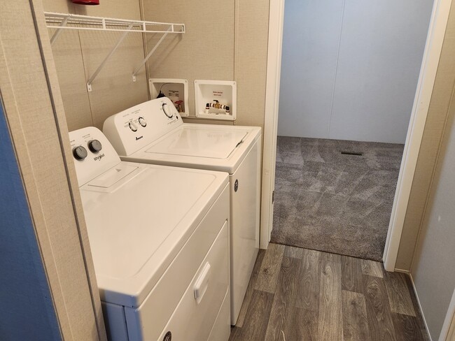 Building Photo - 25 E Arizona