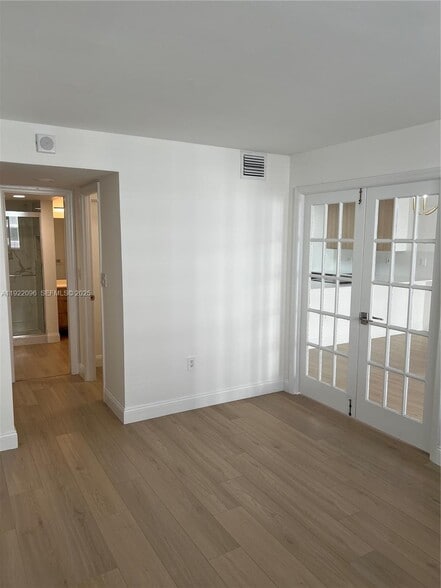 Building Photo - 325 Ocean Dr