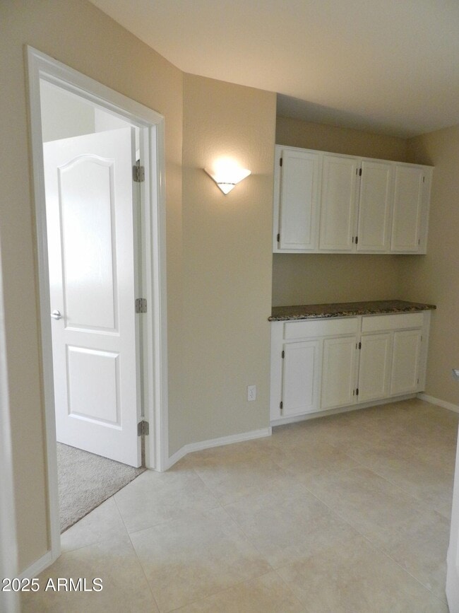 Building Photo - 13191 W Alvarado Cir