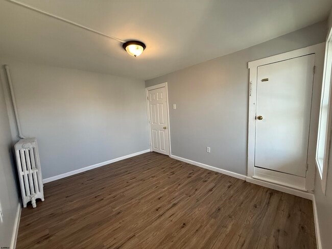 Building Photo - 821 Baltic Ave