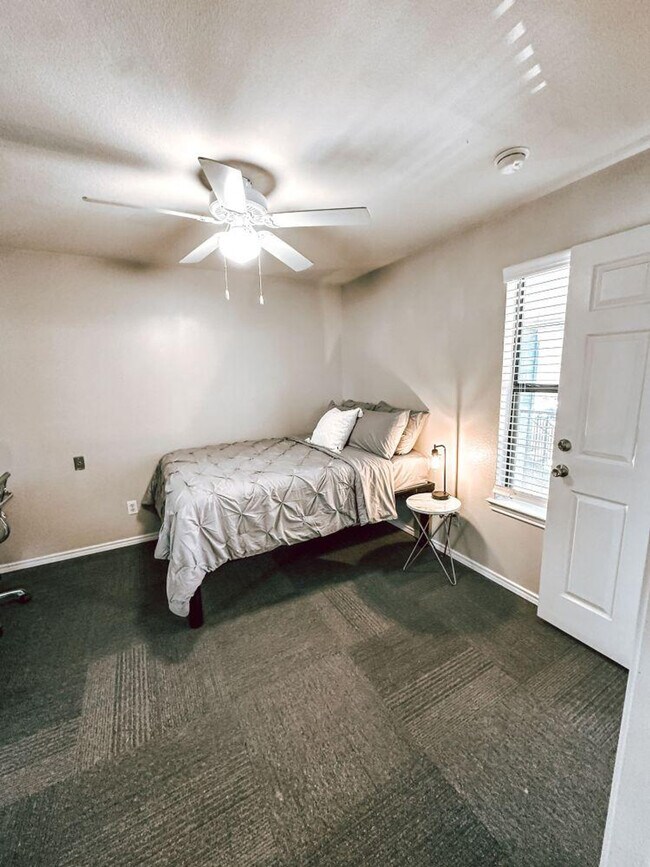 Building Photo - 1201 Cleveland St