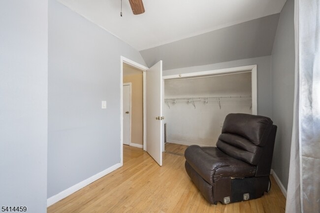 Building Photo - 529 Ainsworth St