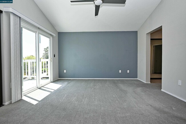 Building Photo - 27 Shepardson Ln
