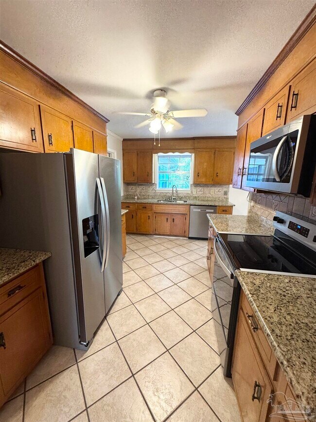 Building Photo - 6740 Bunker Hill Cir