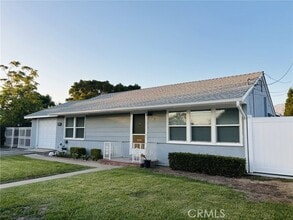 Building Photo - 8843 E Greenwood Ave