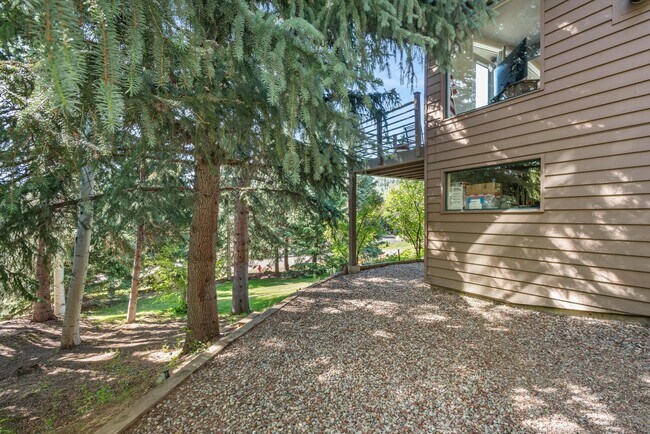 Building Photo - 15 Terrace Dr