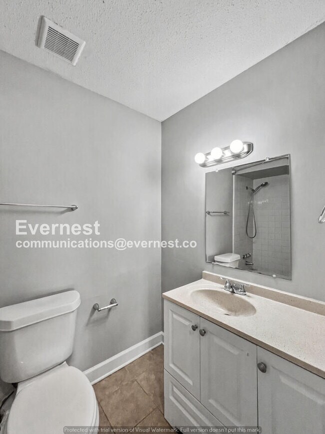 Building Photo - Limited Time Special Offer! / 4 Bed, 2 Bath Home with Carport / Pet-Friendly / Available Now!