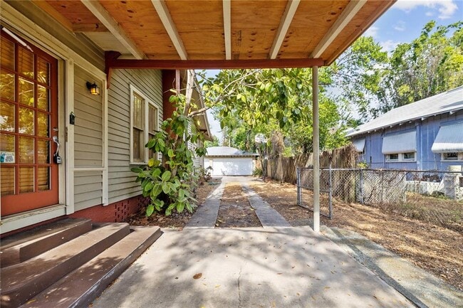 Building Photo - 113 W Powhatan Ave