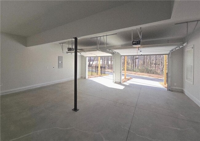 Building Photo - 163 Basil St