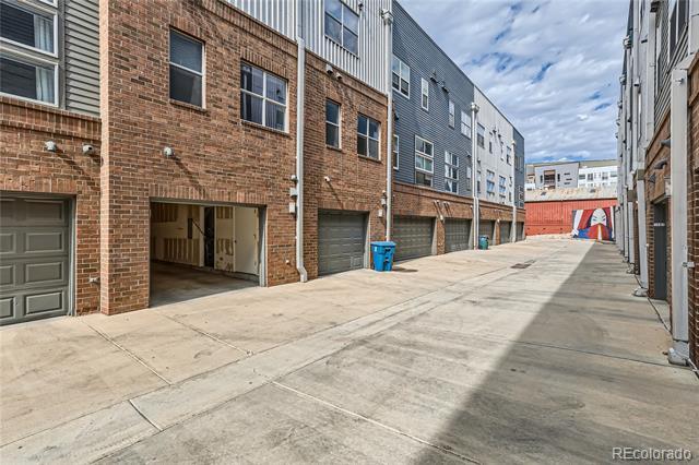 Building Photo - 2708 Blake St