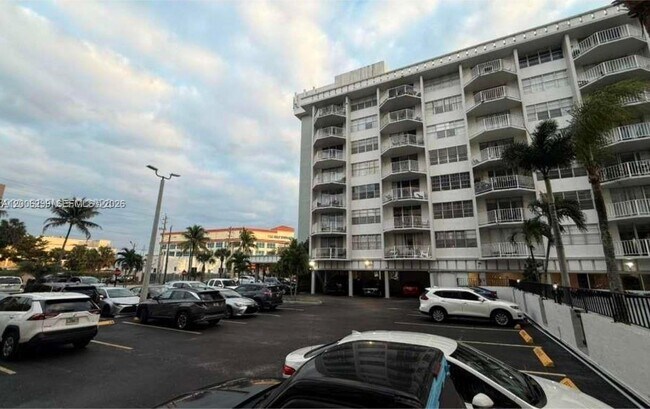 Building Photo - 16740 NE 9th Ave