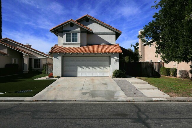 Building Photo - Updated home in Riverside's Hawarden Hills community