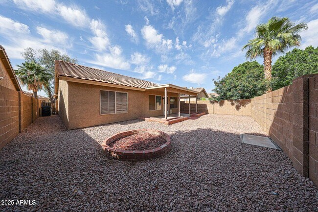 Building Photo - 15025 W Bottle Tree Ave