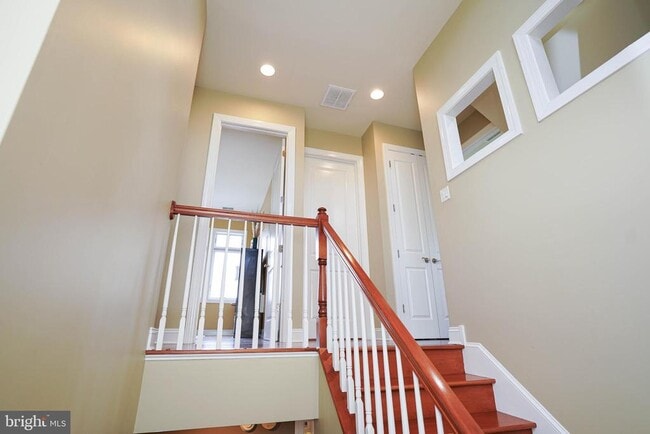 Building Photo - 12321 Vista Way