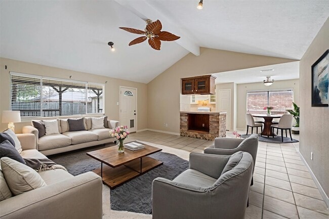 Building Photo - 14154 Whispering Palms Dr