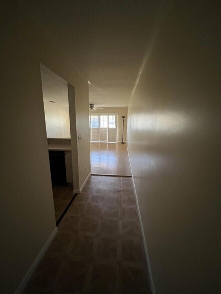 Building Photo - 2050 Oleander Blvd