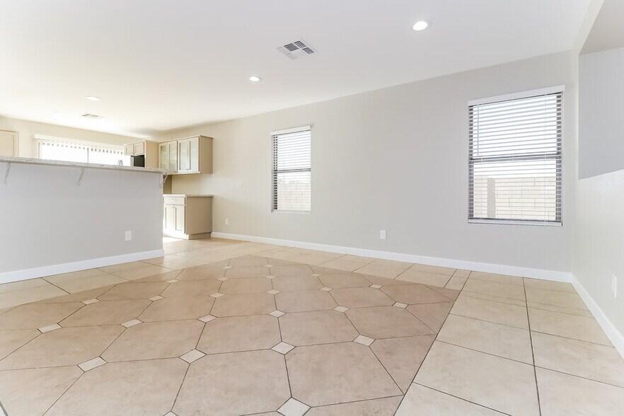 Building Photo - 11545 W Scotts Dr