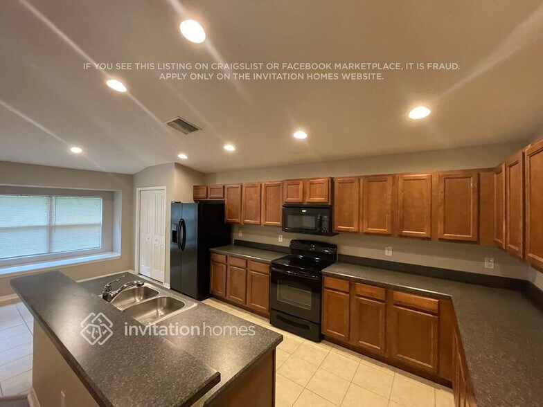 Building Photo - 13030 Old Florida Cir