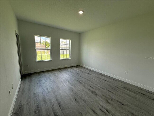 Building Photo - 701 Marion Oaks Trail