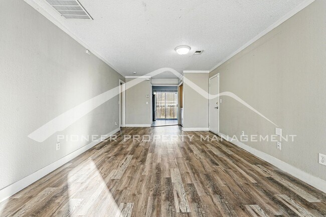 Building Photo - Spacious 3-Bedroom Home with Modern Features and Private Yard