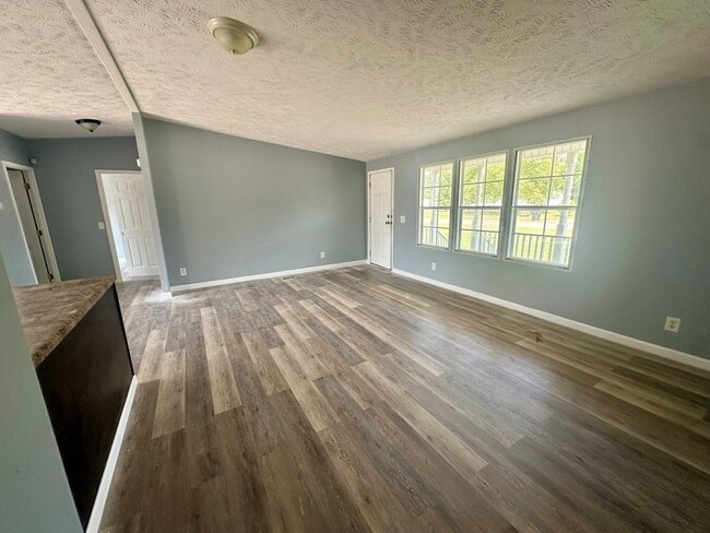 Building Photo - 4108 Bonfield Dr