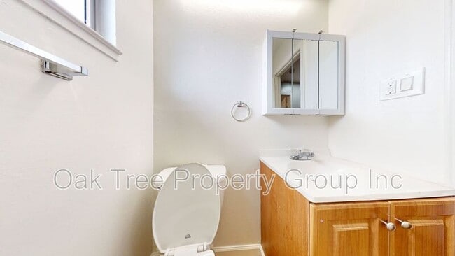 Building Photo - 623 F St