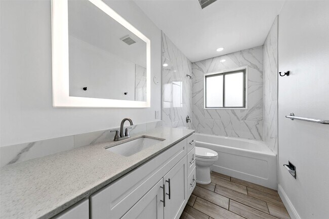 Building Photo - 1308 Havenhurst Rd