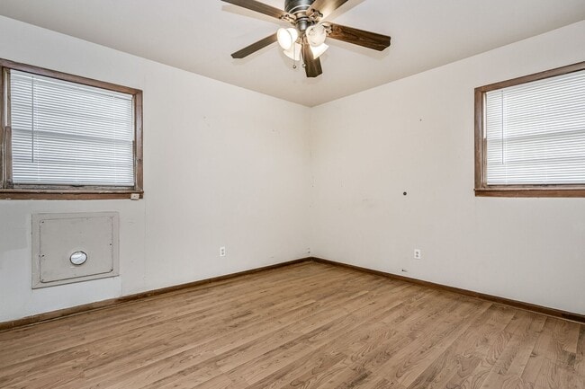 Building Photo - 609 16th St