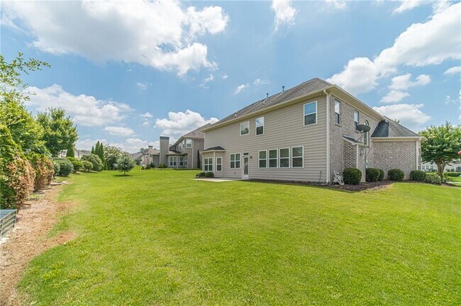 Building Photo - 2557 Staunton Dr