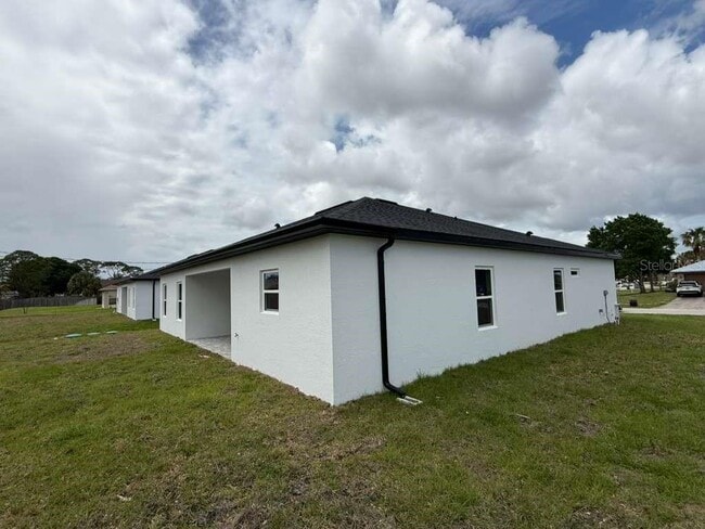 Building Photo - 438 Awin Cir SE