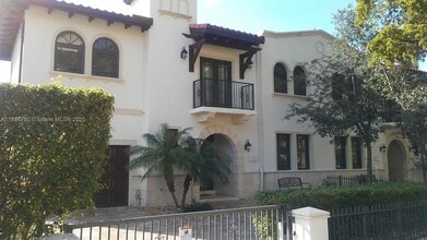 Building Photo - 404 Zamora Ave