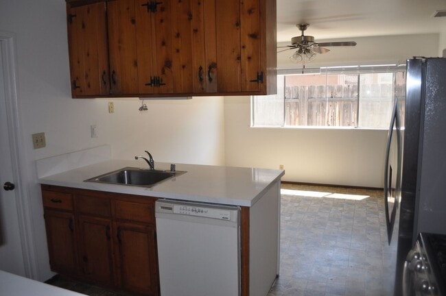 Building Photo - Very affordable Detached Single Family Hom...