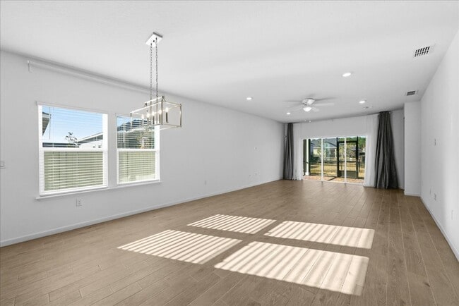 Building Photo - 100 Lake Sinclair St