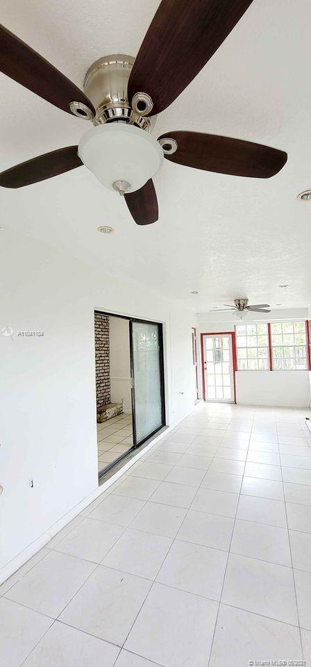 Building Photo - 6991 NW 20th Ct
