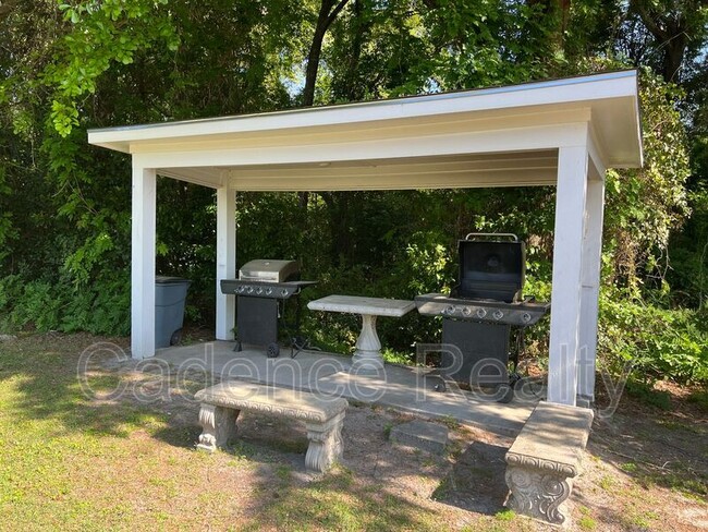 Building Photo - 5002 Hunters Trail