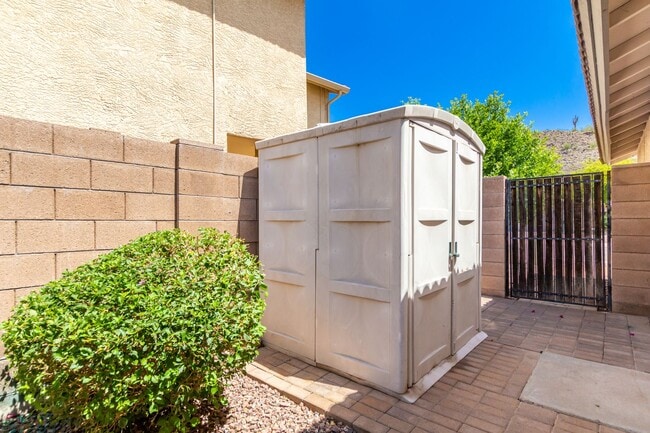 Building Photo - Spacious 3 Bed, 2 Bath Home in Boulder Creek