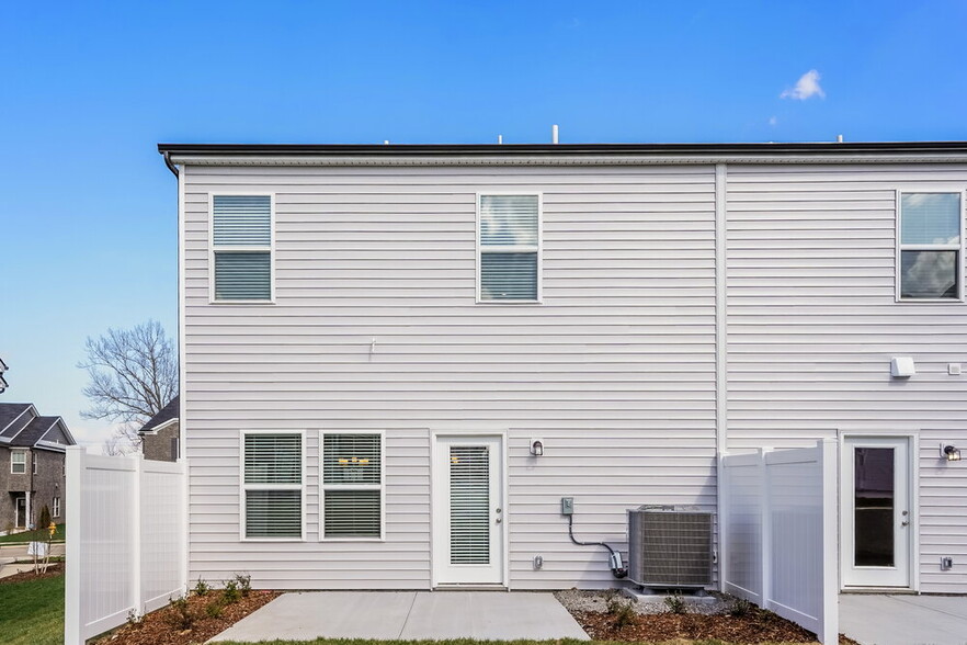 Building Photo - 1731 Tahoma Dr