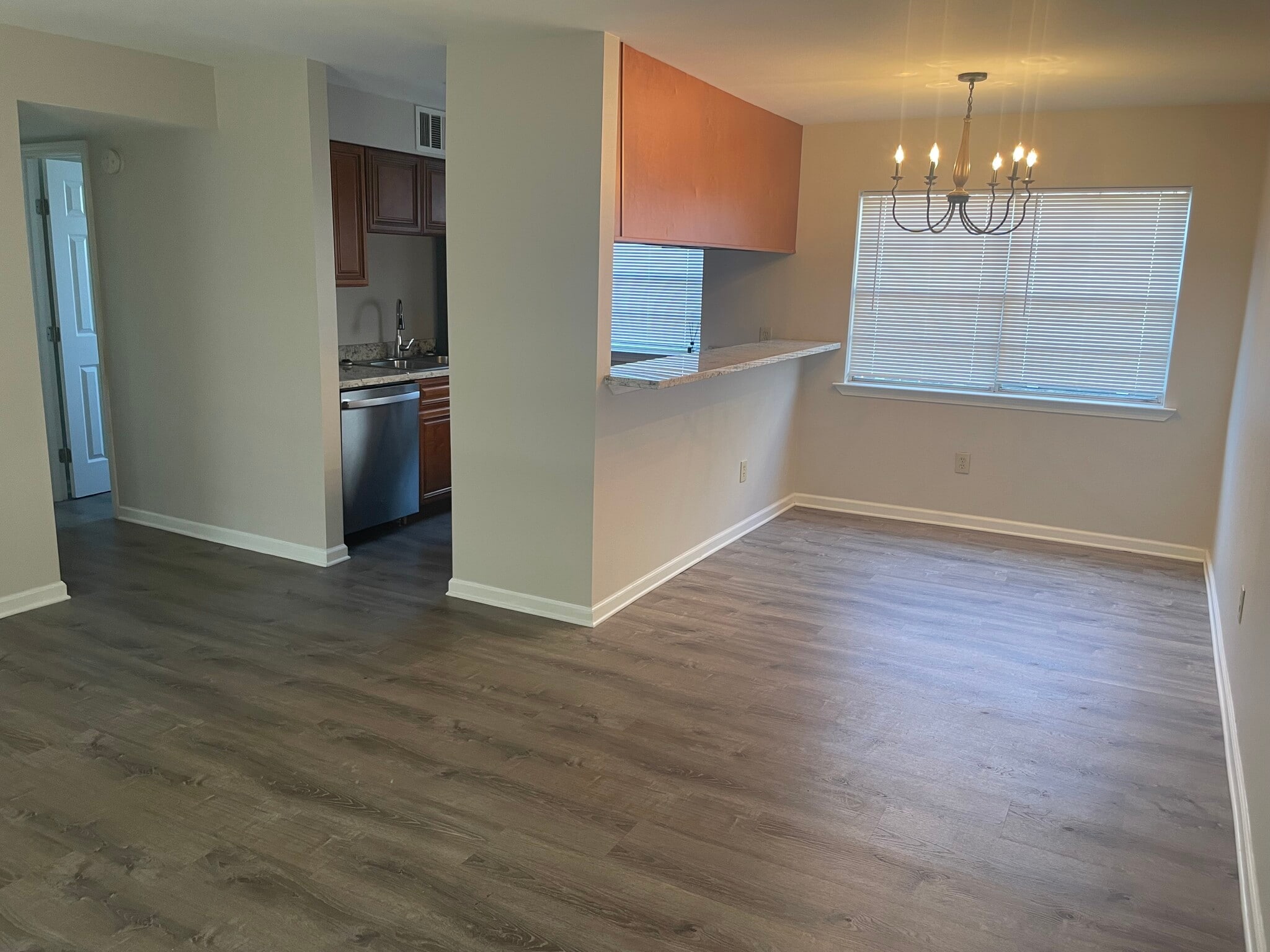 Apt B dining - 1325 Lake Ave