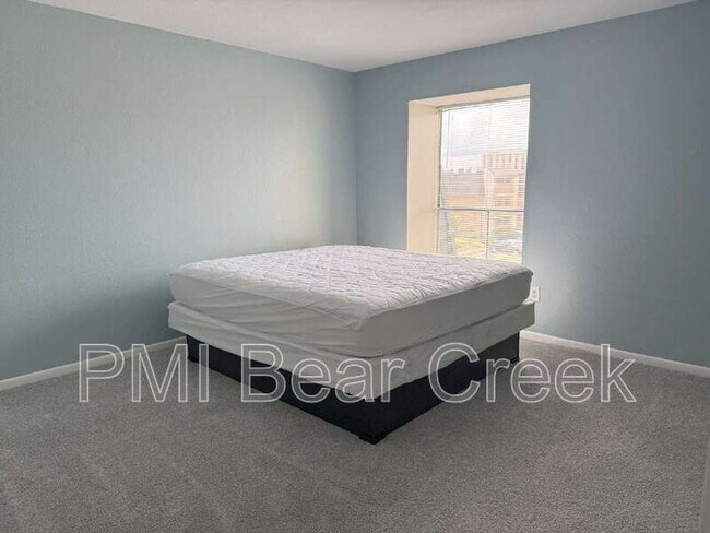 Building Photo - 8523 Hearth Dr