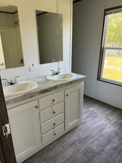 Building Photo - 21071 Pinetex St