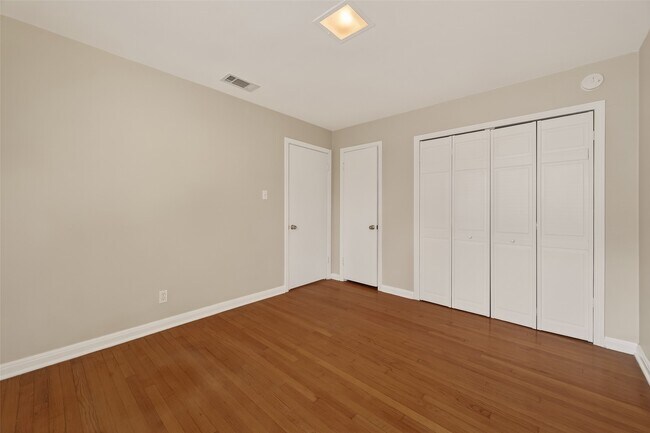 Building Photo - 3314 Westridge St