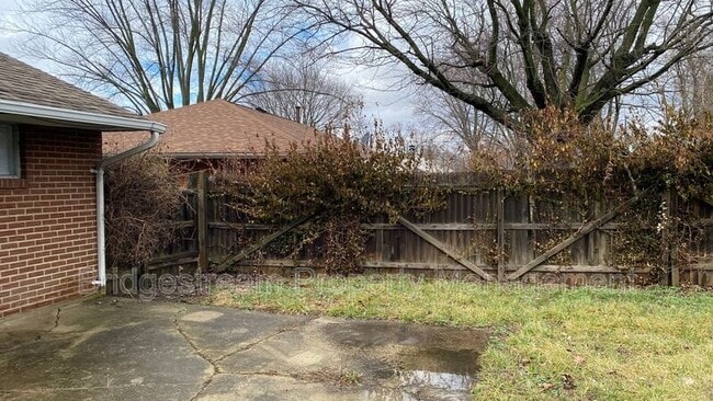 Building Photo - 6116 Rosebury Dr