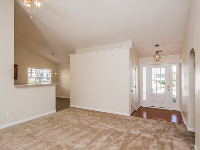 Building Photo - 216 Overlook Dr