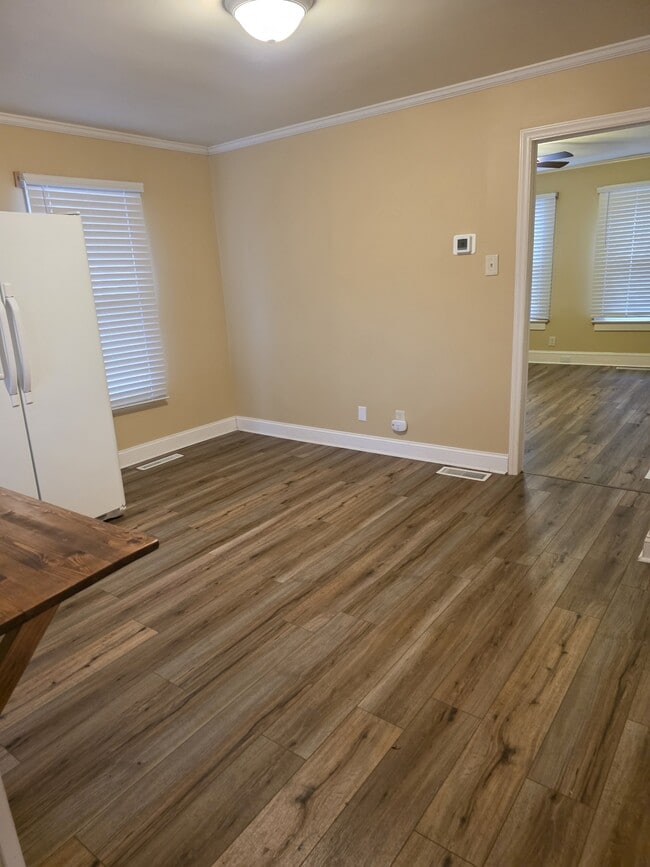 Building Photo - 420 Peach St